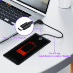 لافتات LED صغيرة قابلة لإعادة الشحن لاسلكية قابلة لإعادة الشحن، لوحة مصفوفة LED مخصصة قابلة للبرمجة للتحكم في التطبيق الذكي لبطاقة عمل شارة LED لبطاقة الرسائل